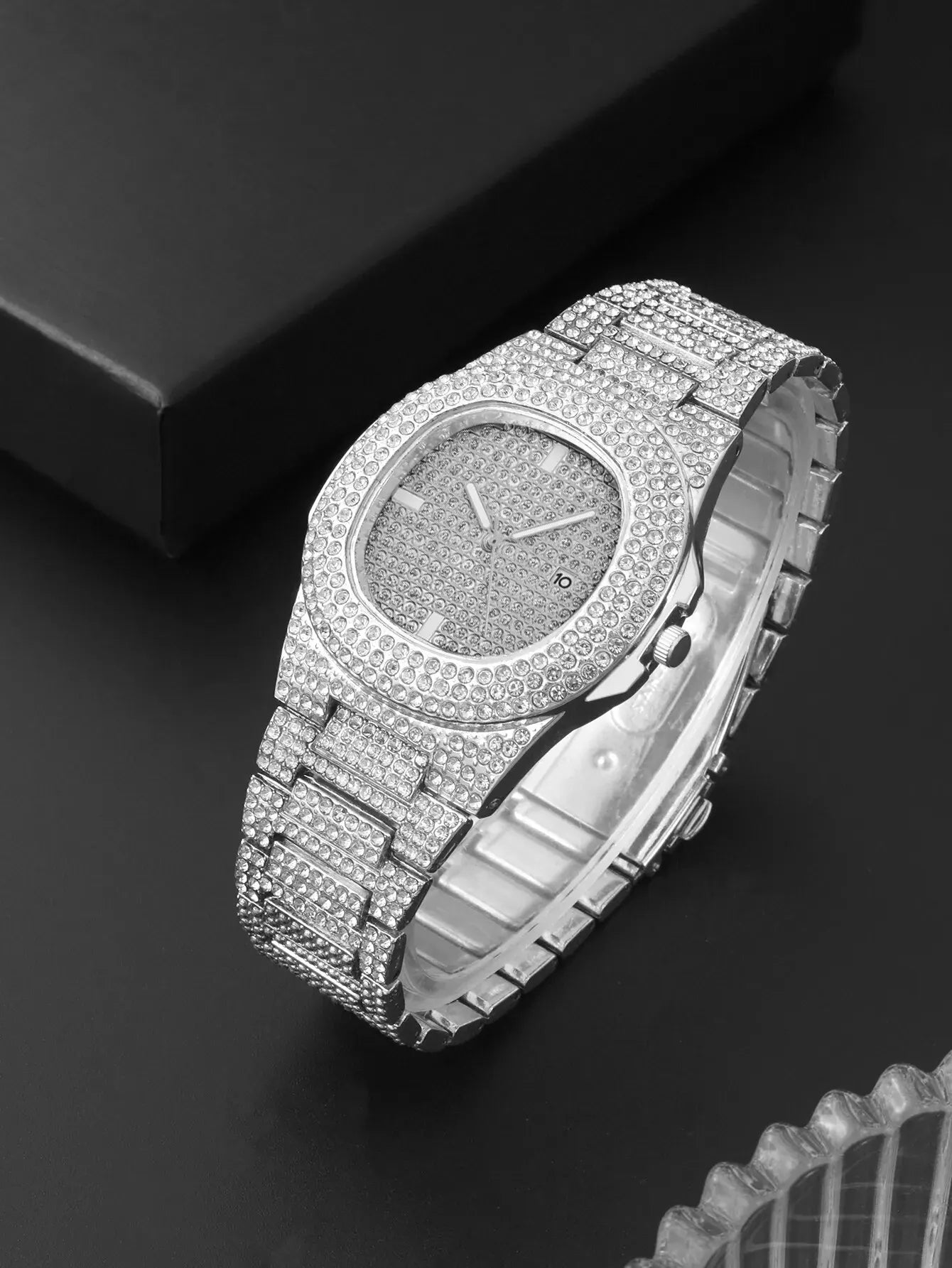 Luxury Men's Stainless Steel Watch – Sports Quartz with Calendar, Luminous Dial, Business Casual.